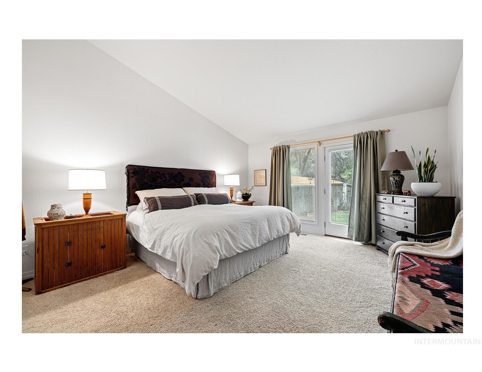 2063 N Trailview Pl Property Photo 5