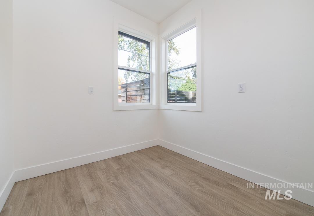 4314 W Clark Street Property Photo 11