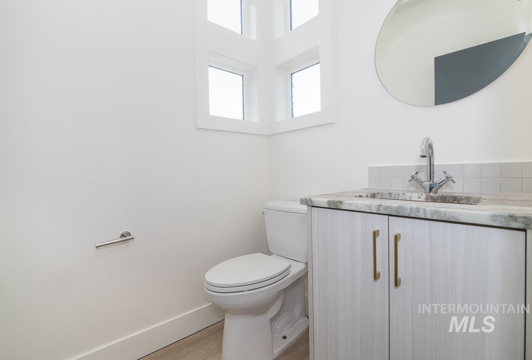 4314 W Clark Street Property Photo 12