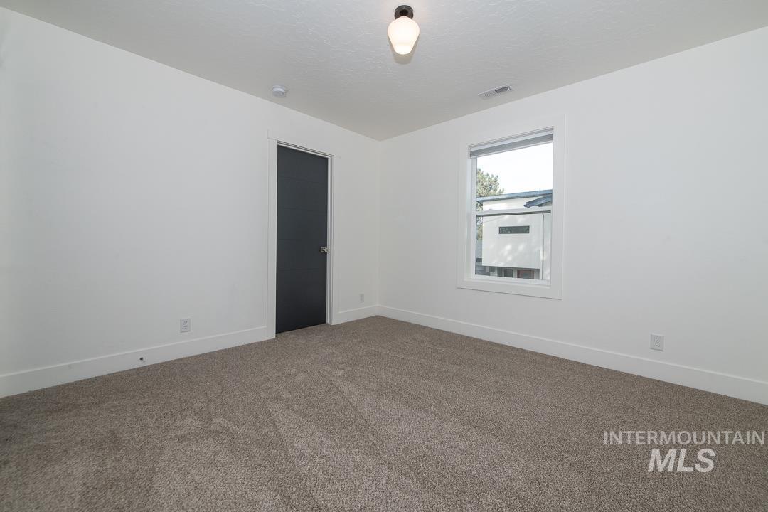 4314 W Clark Street Property Photo 23