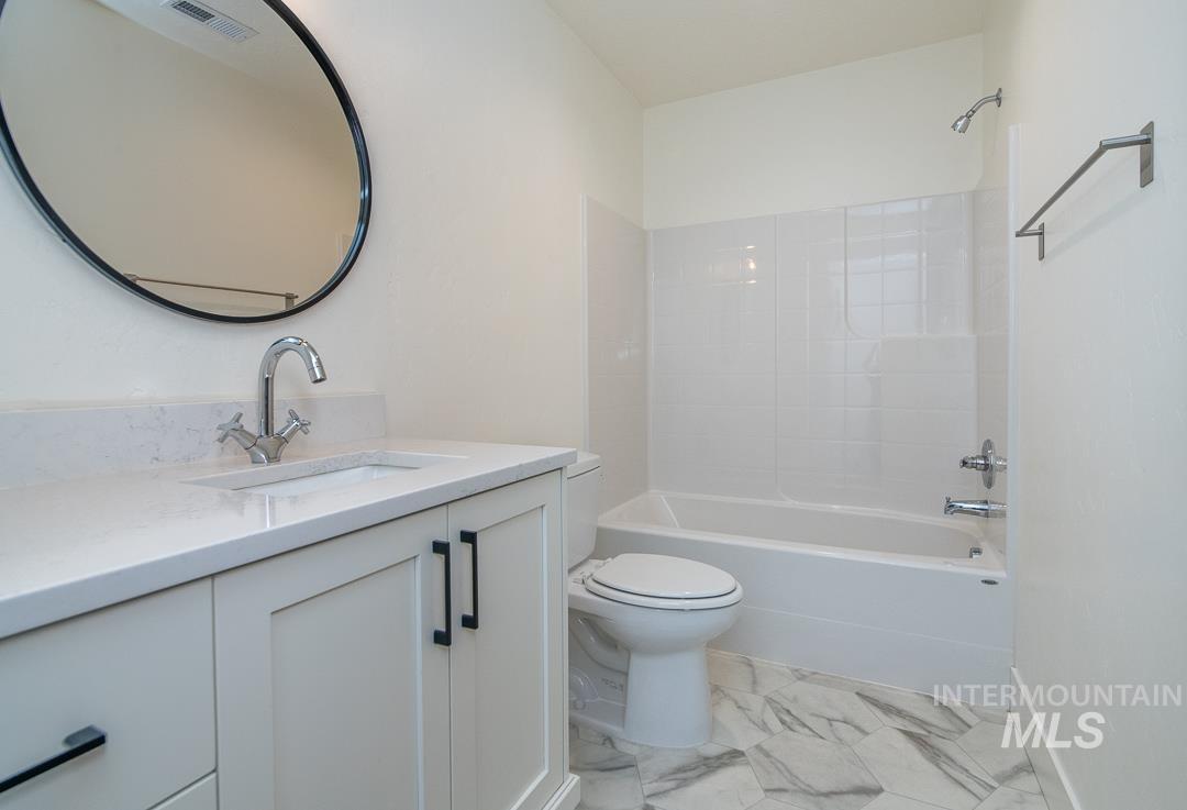 4314 W Clark Street Property Photo 24