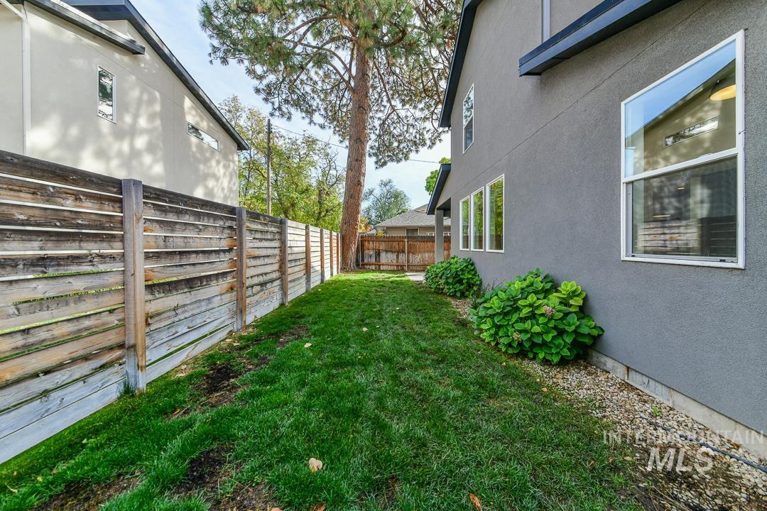 4314 W Clark Street Property Photo 30