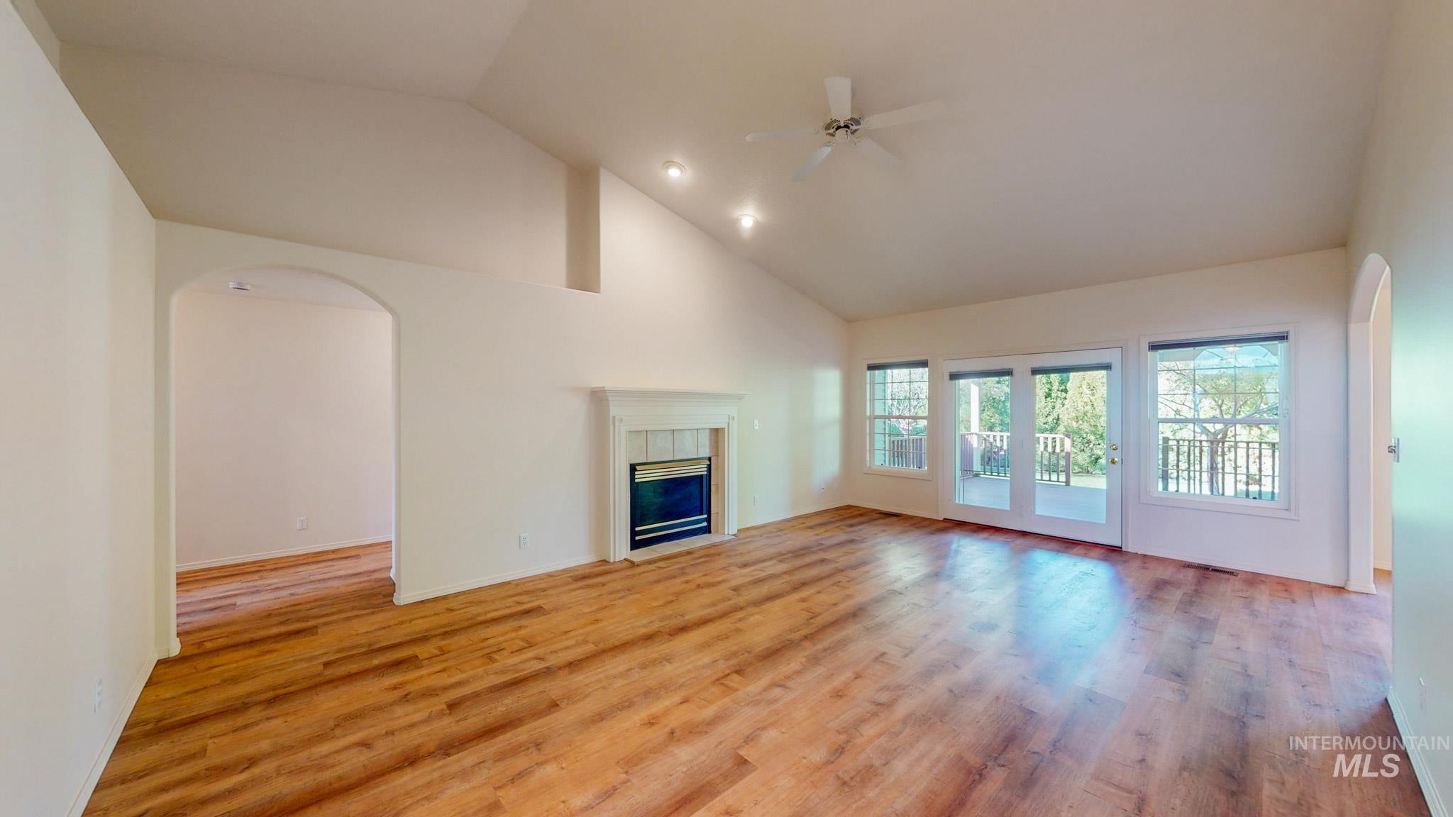 279 Buckingham Drive Property Photo 6