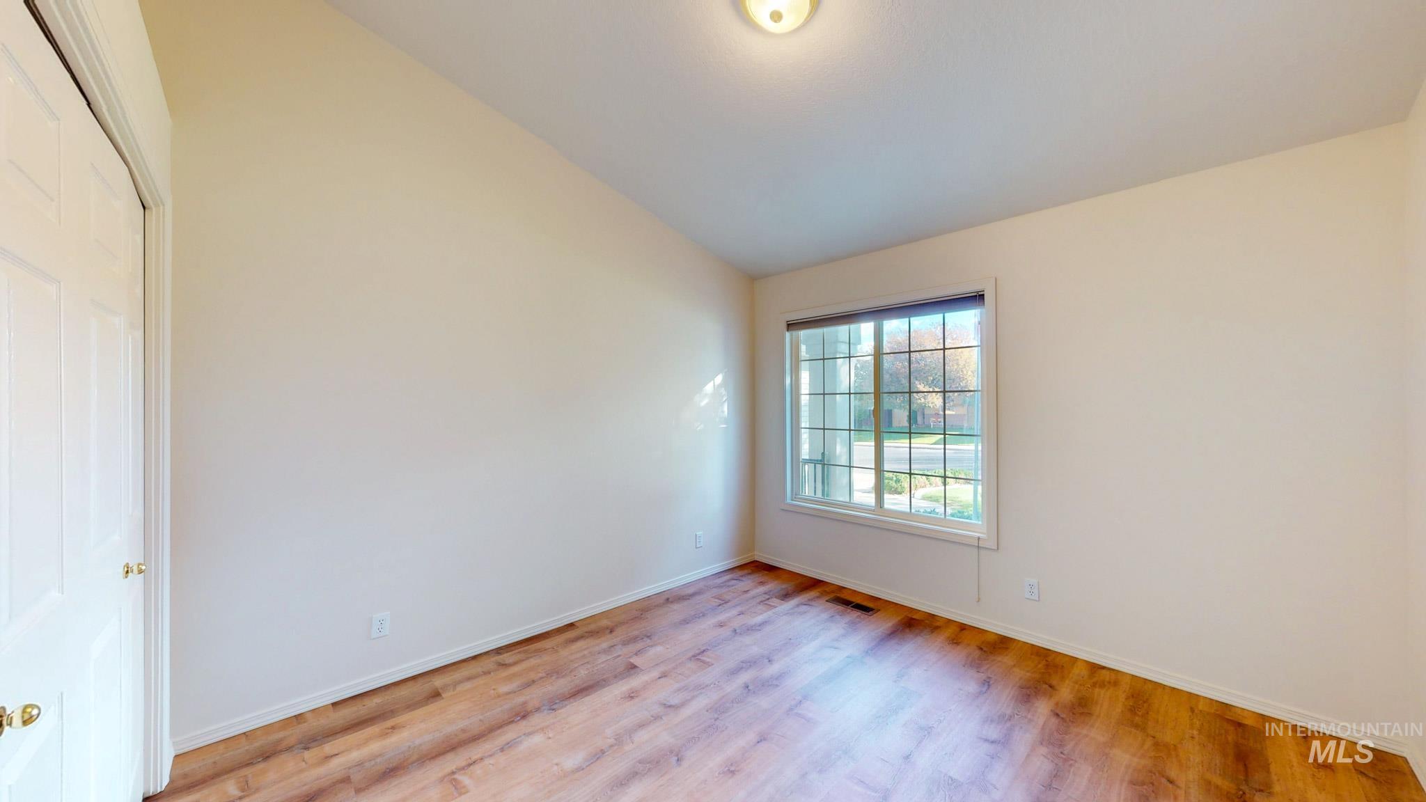 279 Buckingham Drive Property Photo 18