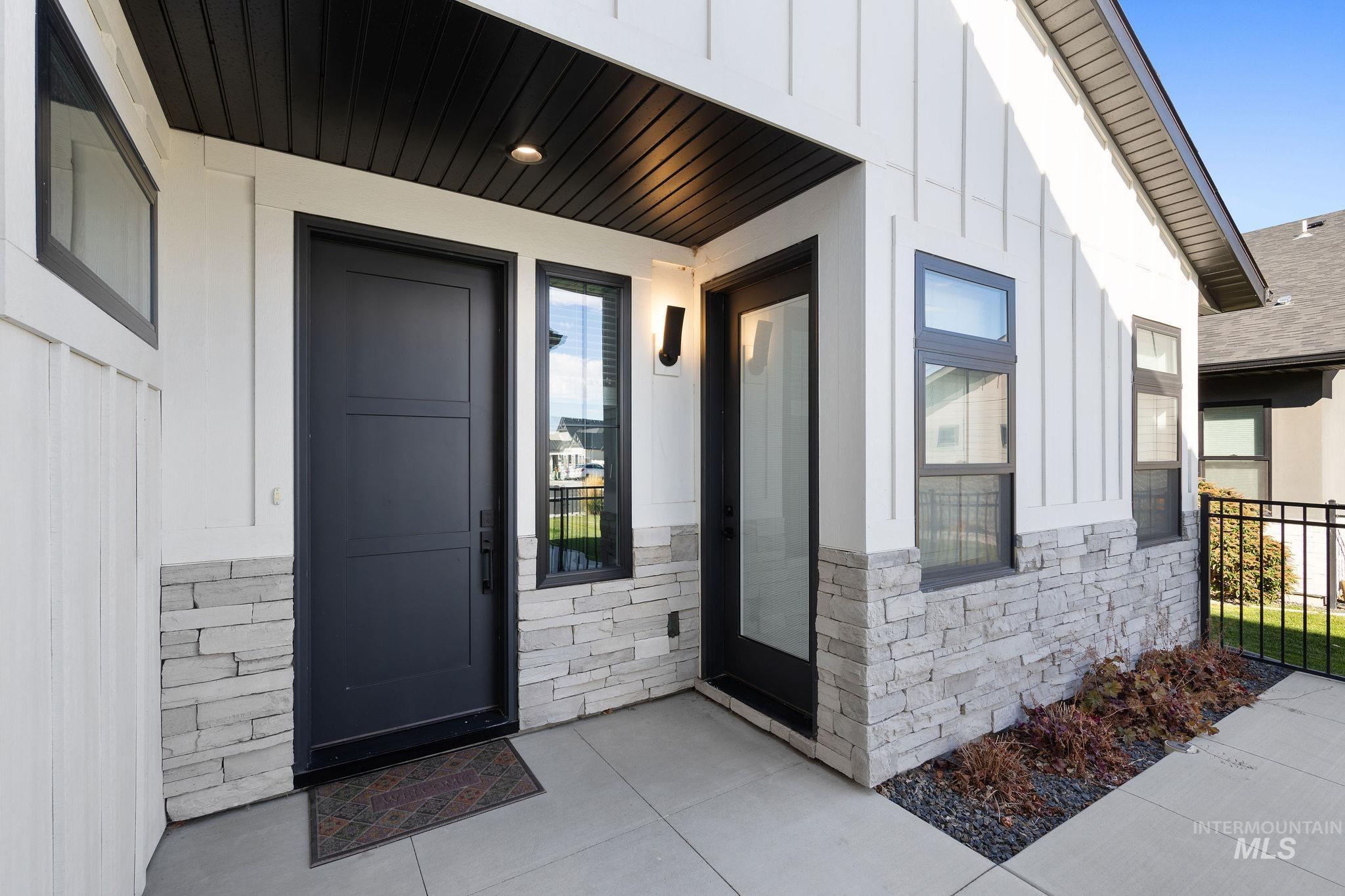 1125 Langford Way Property Photo 3