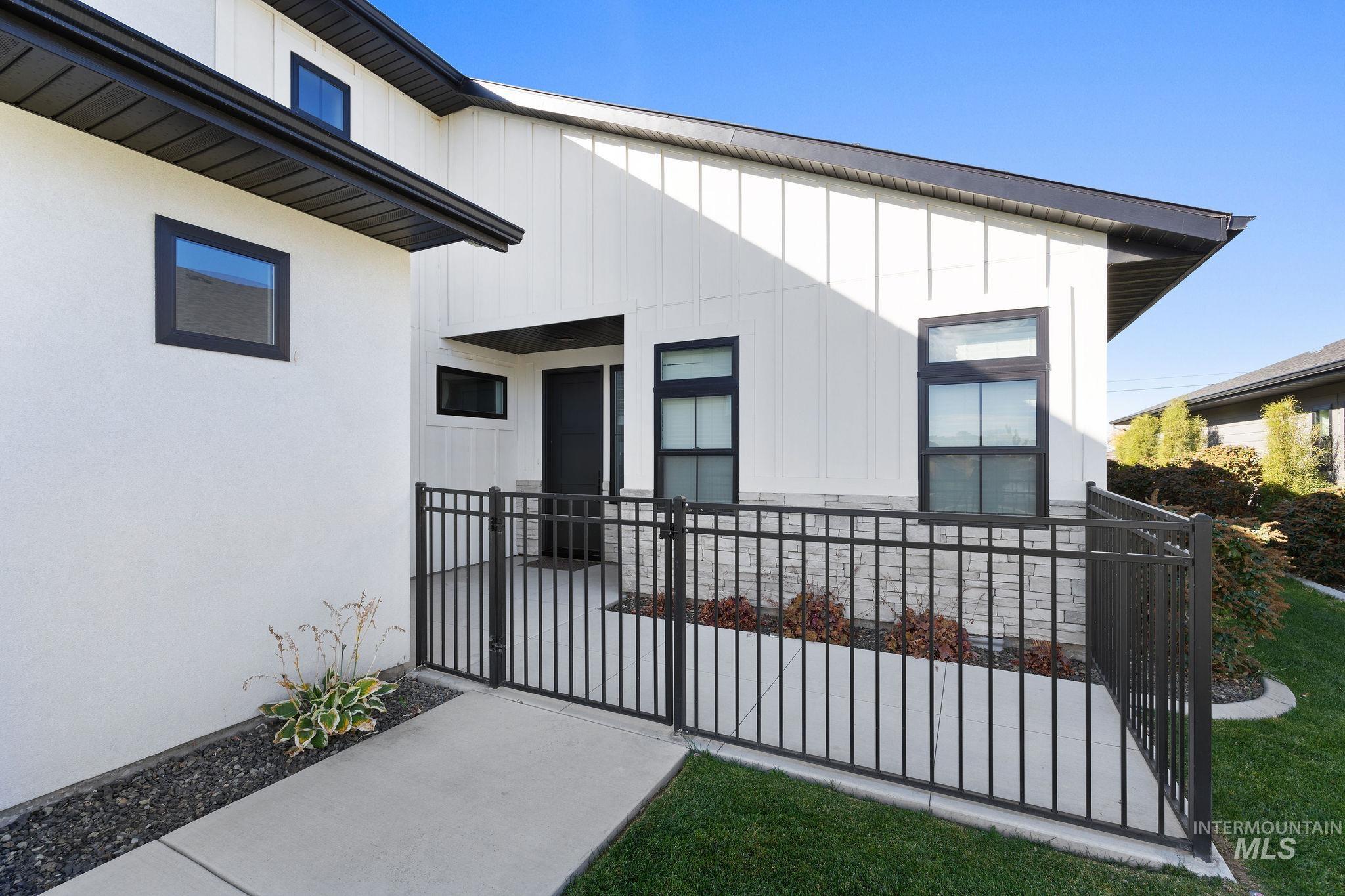 1125 Langford Way Property Photo 4