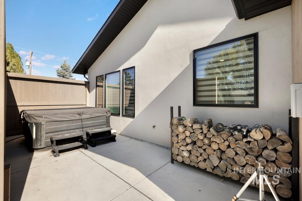 303 S 477 Ln W Property Photo 40