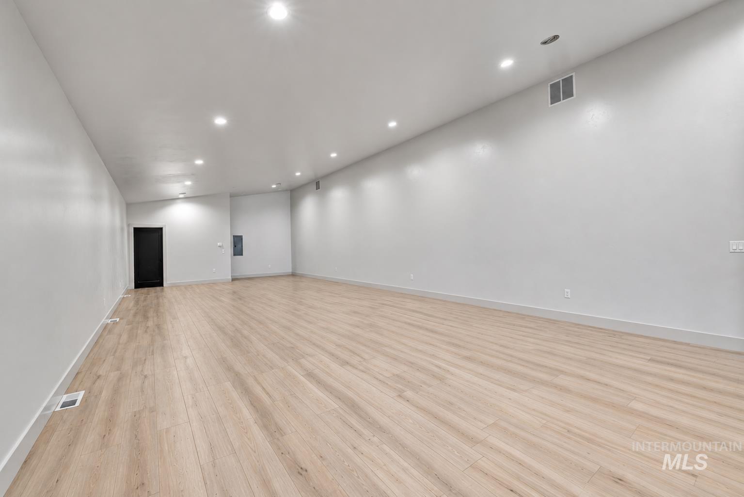 303 S 477 Ln W Property Photo 46