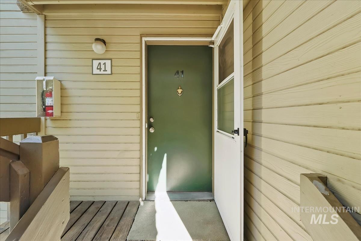 3719 S Gekeler Ln Property Photo 3