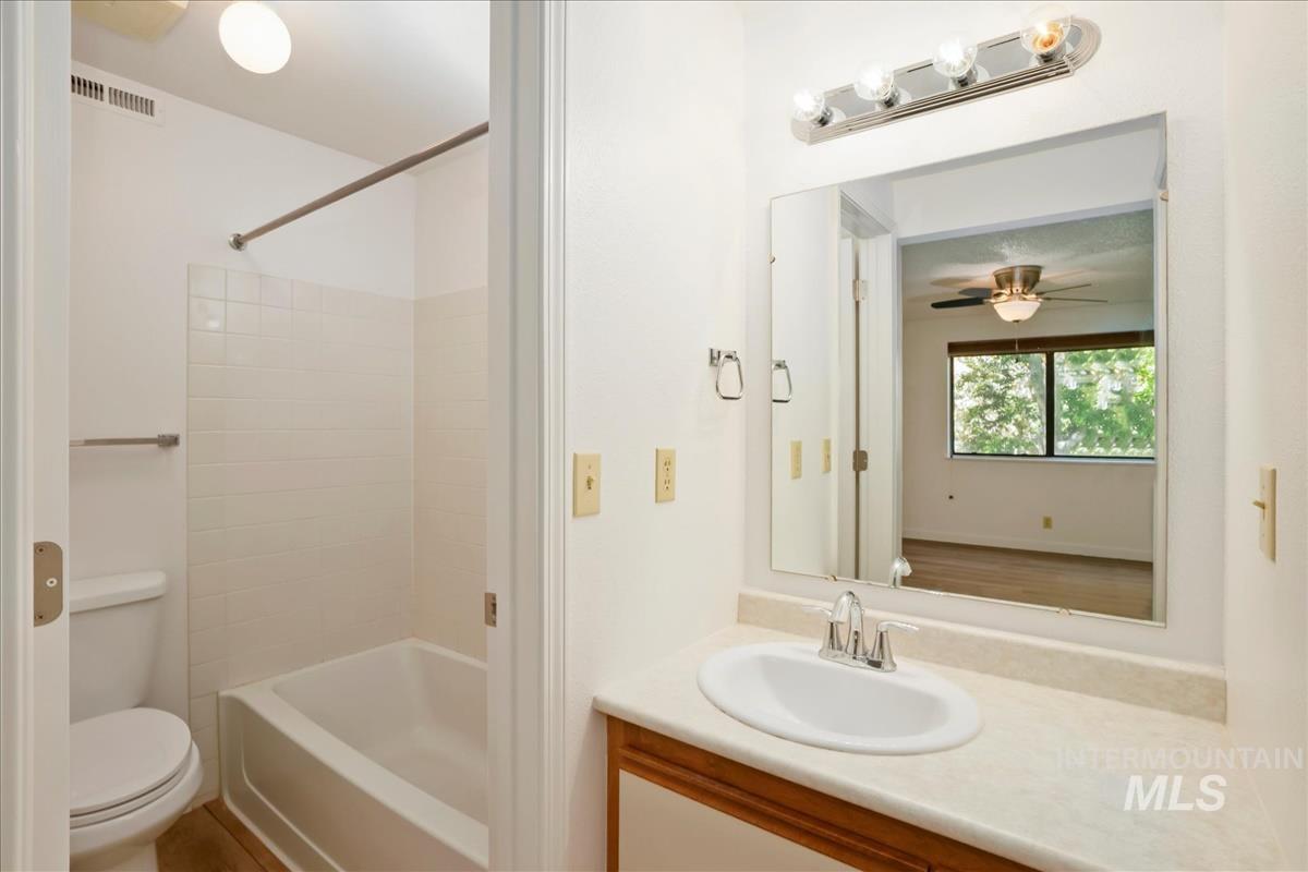 3719 S Gekeler Ln Property Photo 20