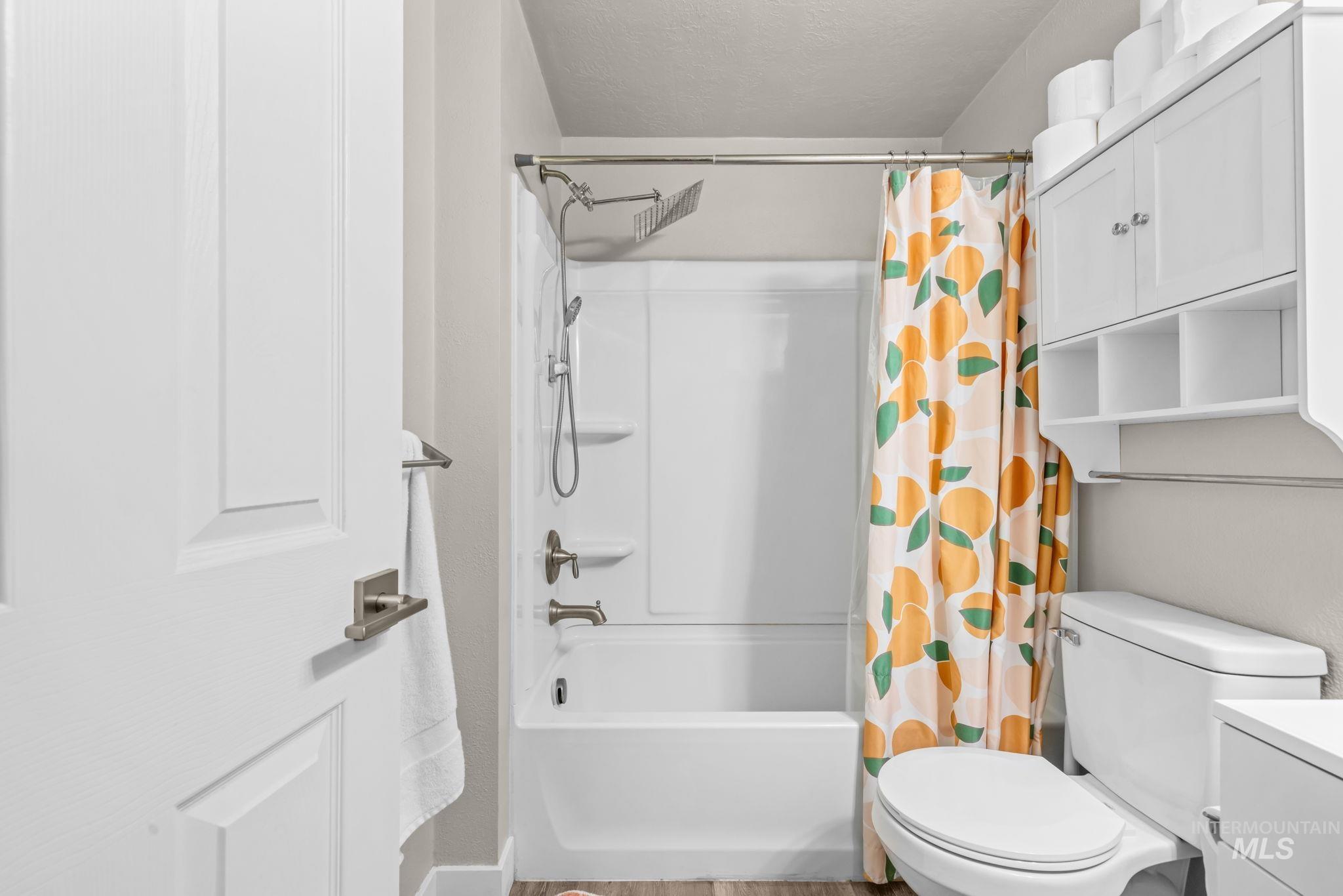 5406 N Mitchell St Property Photo 6