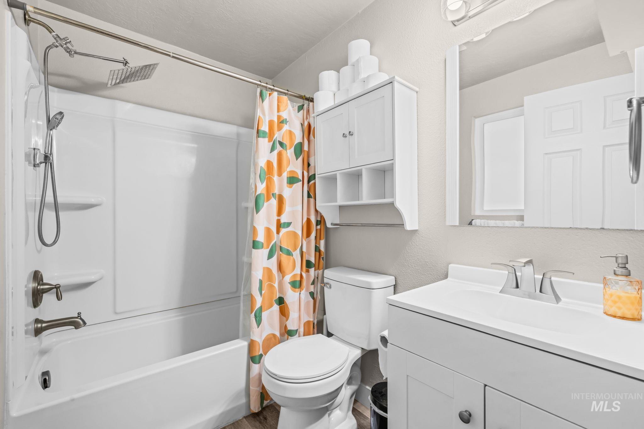 5406 N Mitchell St Property Photo 26
