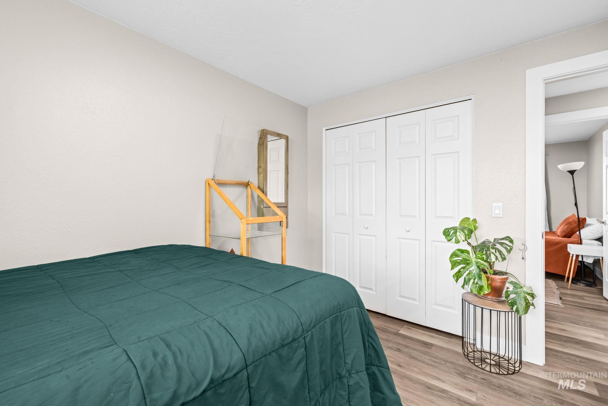 5406 N Mitchell St Property Photo 32