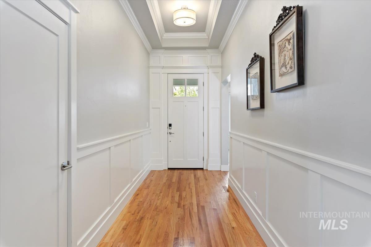 3303 S Saxony Ave Property Photo 3