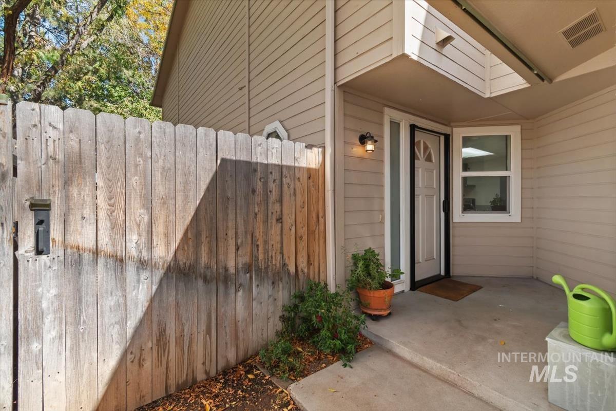 6998 W Irving Ln Property Photo 3