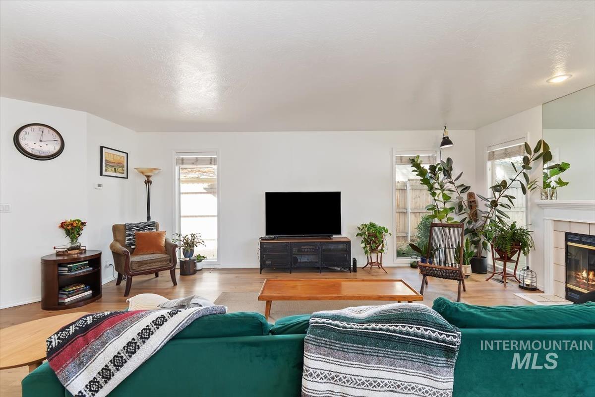 6998 W Irving Ln Property Photo 9