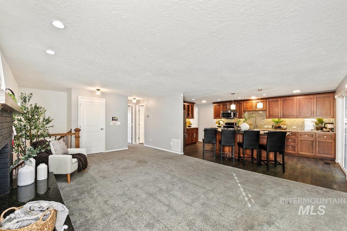 10740 W Alliance Street Property Photo 9