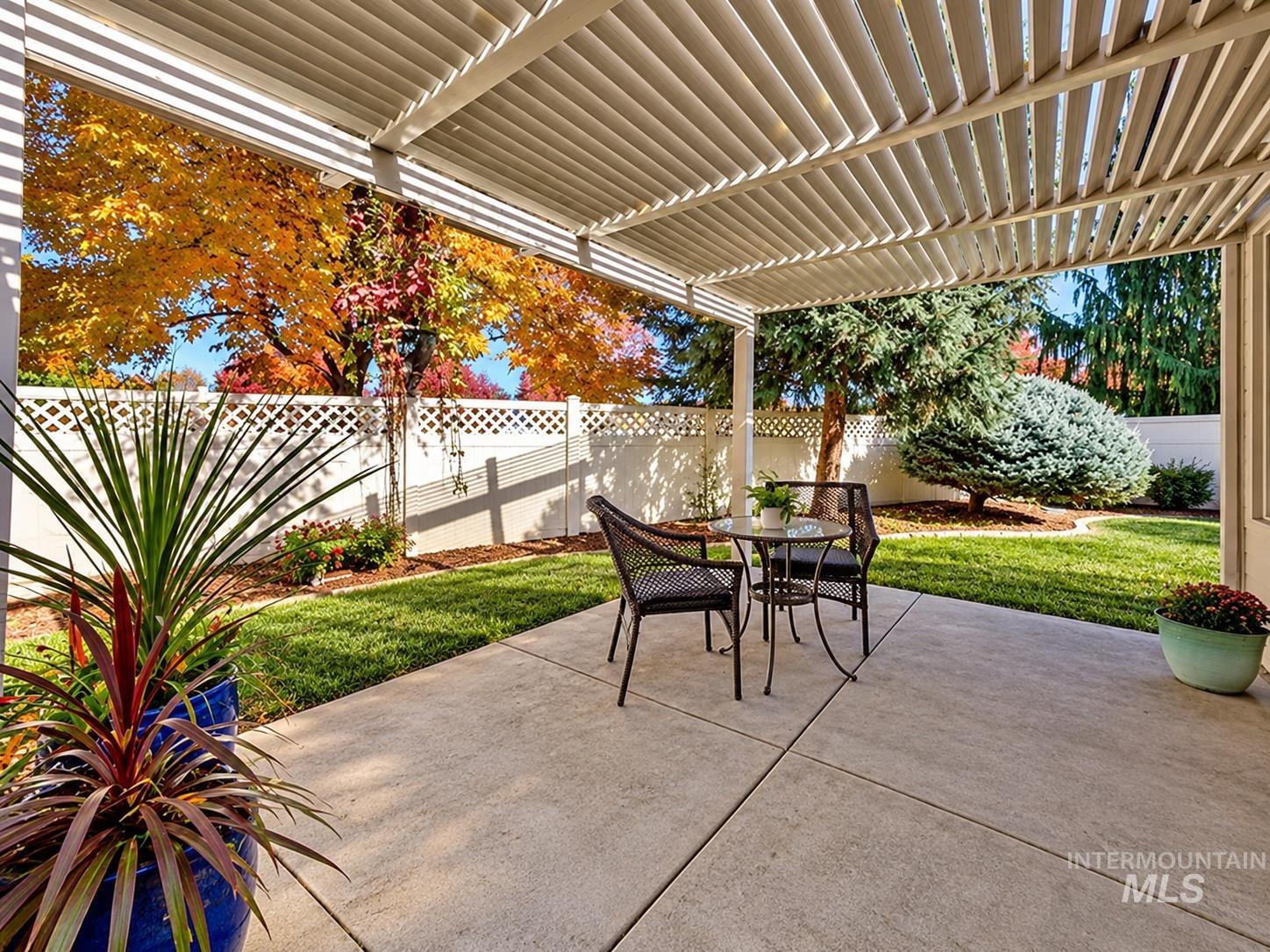 2484 E Summer Dawn Property Photo 2