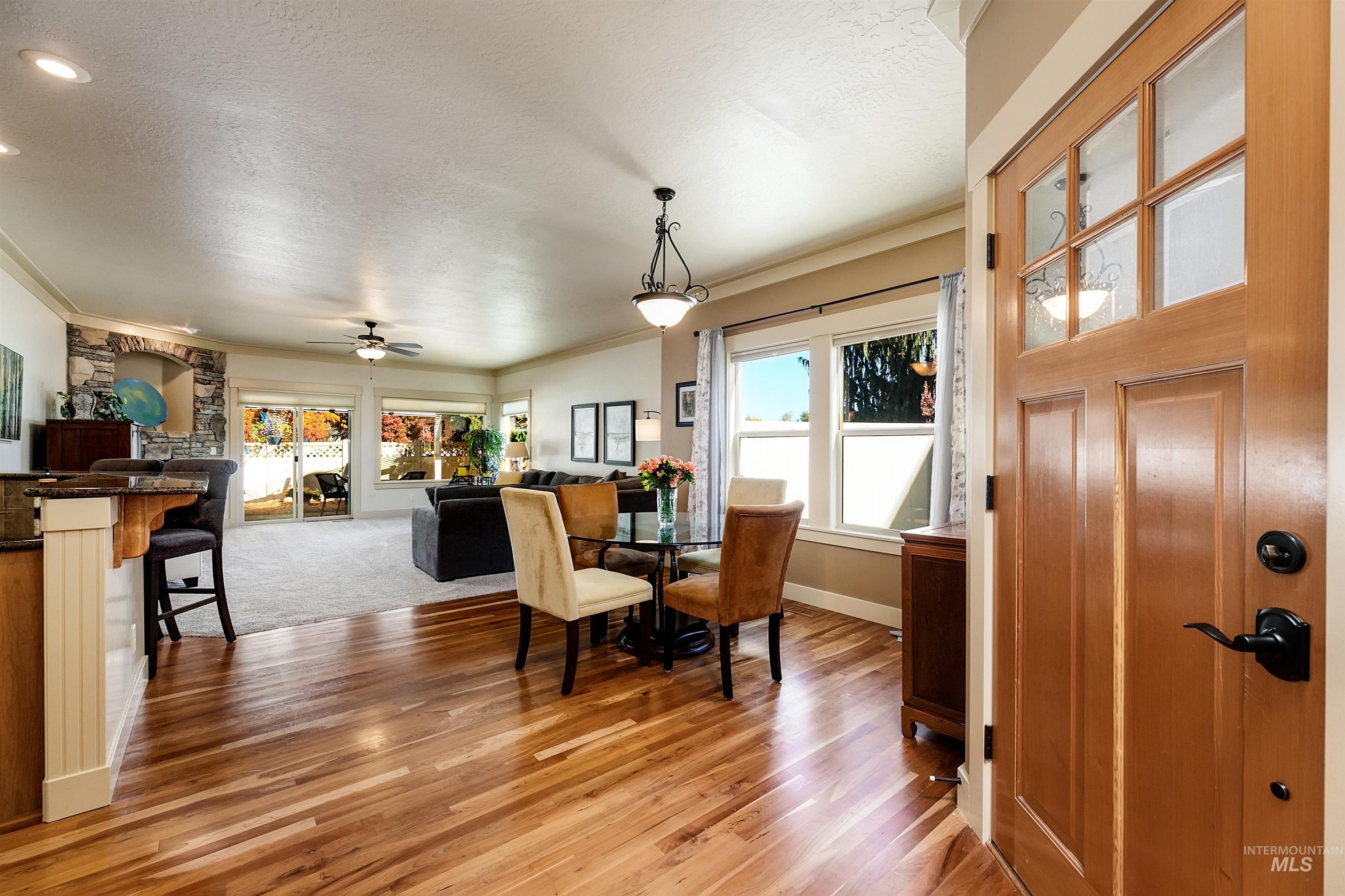 2484 E Summer Dawn Property Photo 5
