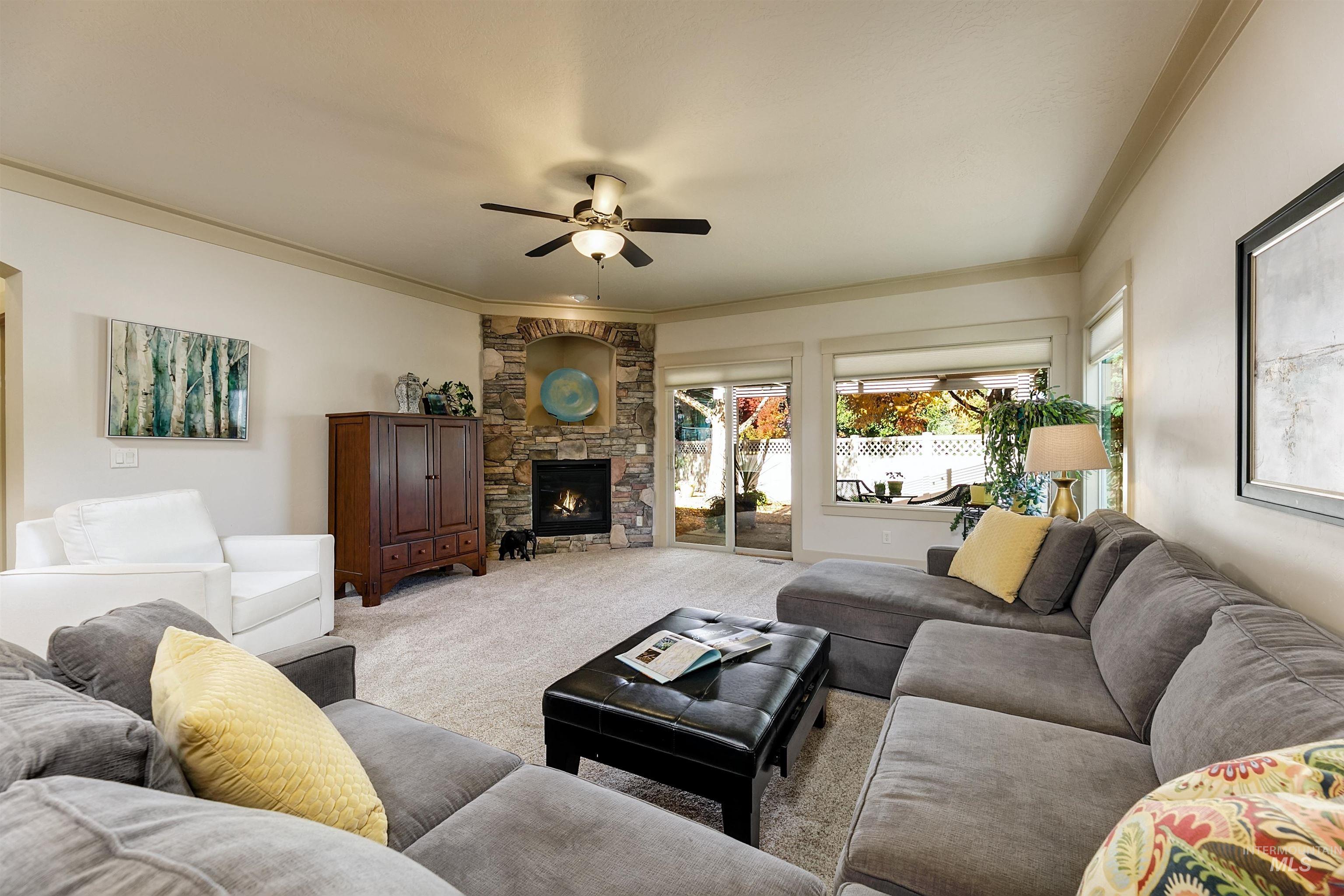 2484 E Summer Dawn Property Photo 6
