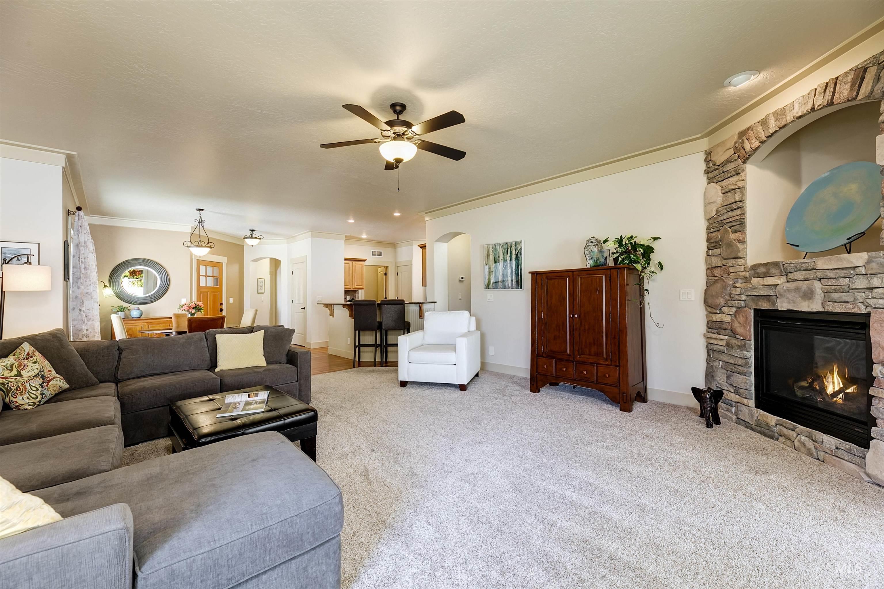2484 E Summer Dawn Property Photo 7