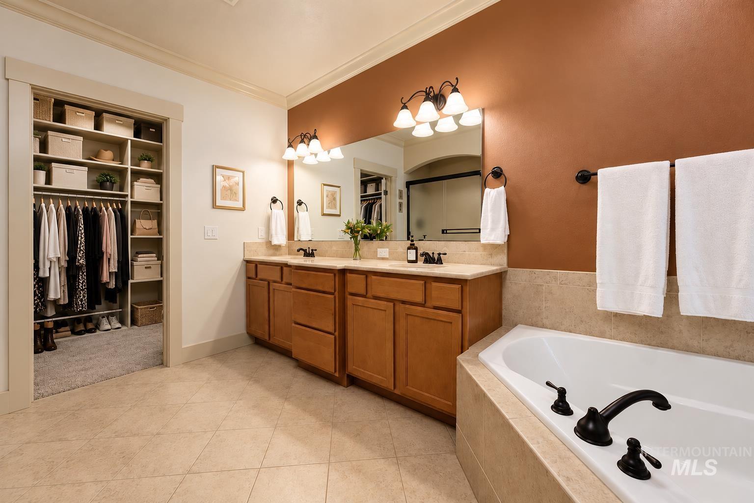 2484 E Summer Dawn Property Photo 14