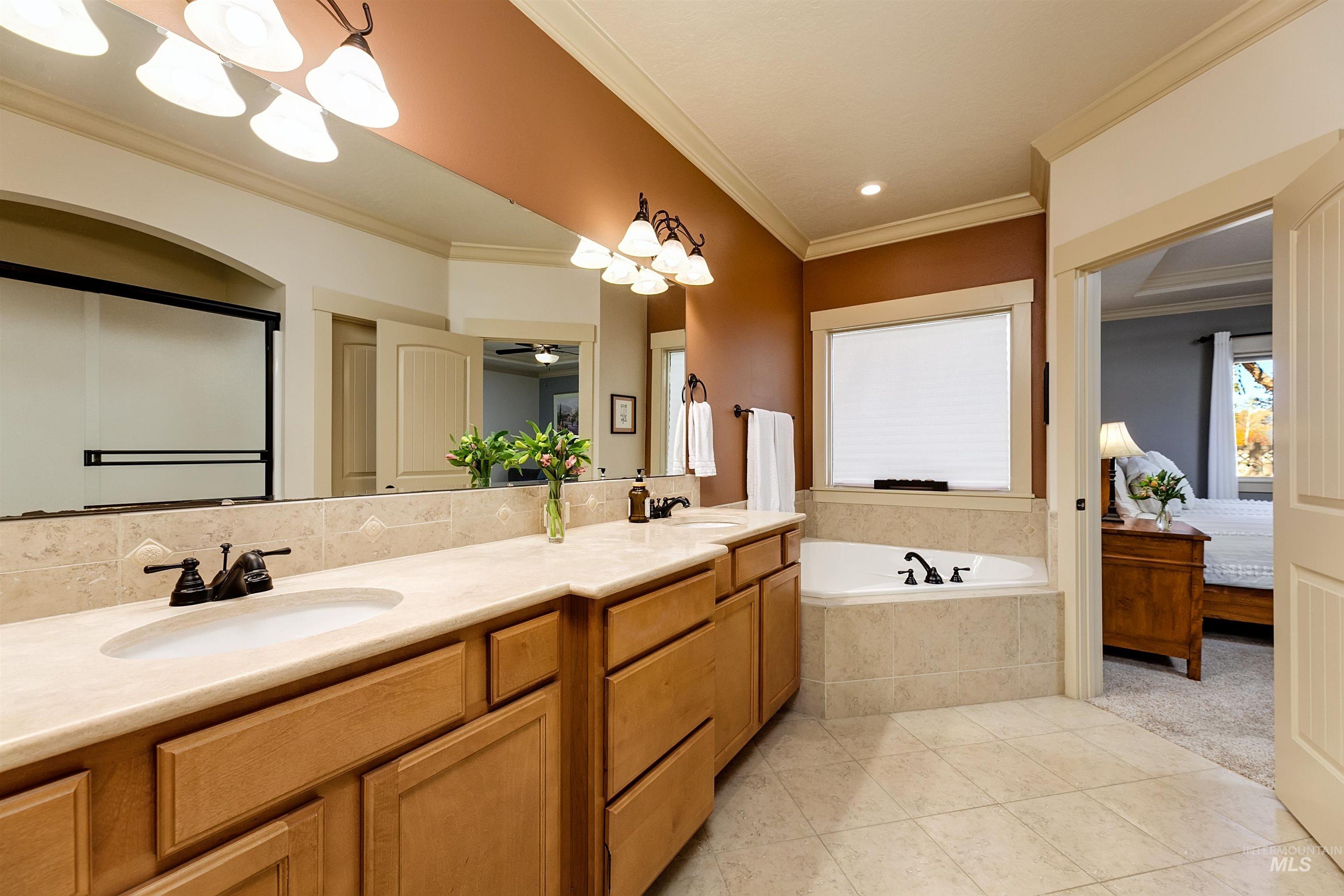 2484 E Summer Dawn Property Photo 15