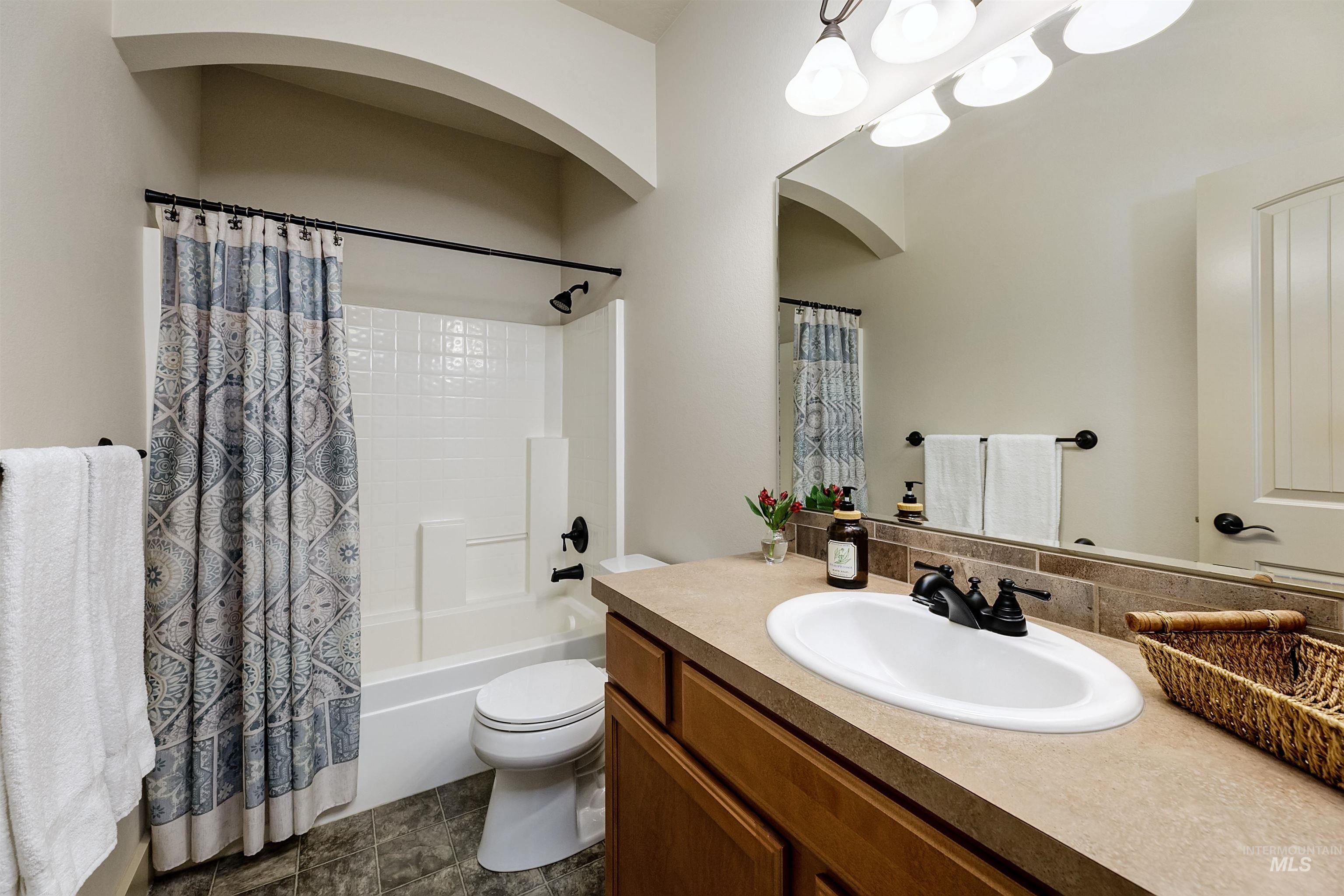 2484 E Summer Dawn Property Photo 18
