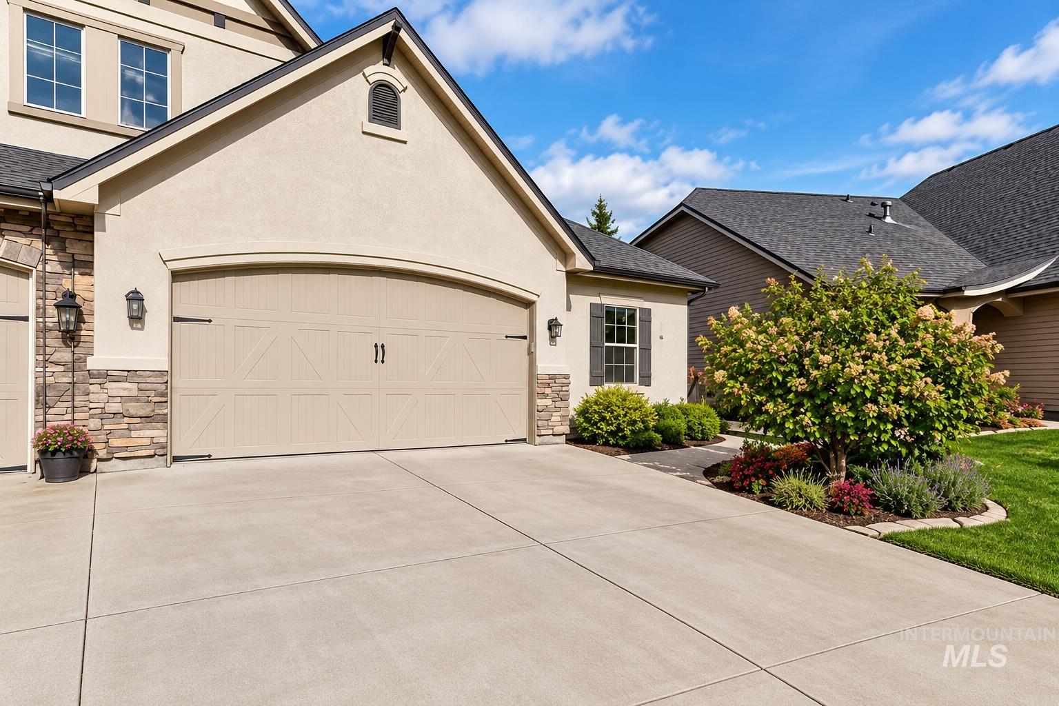 2484 E Summer Dawn Property Photo 32