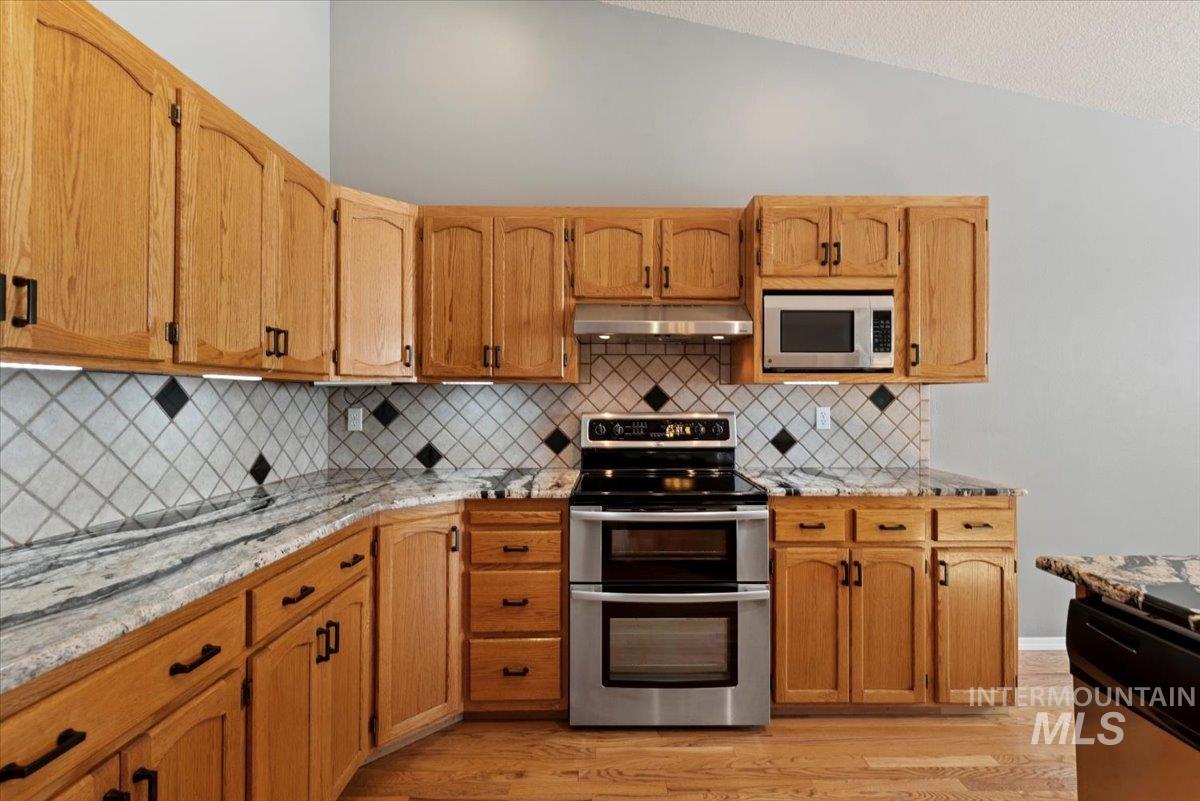 12493 W Driftwood Dr Property Photo 17
