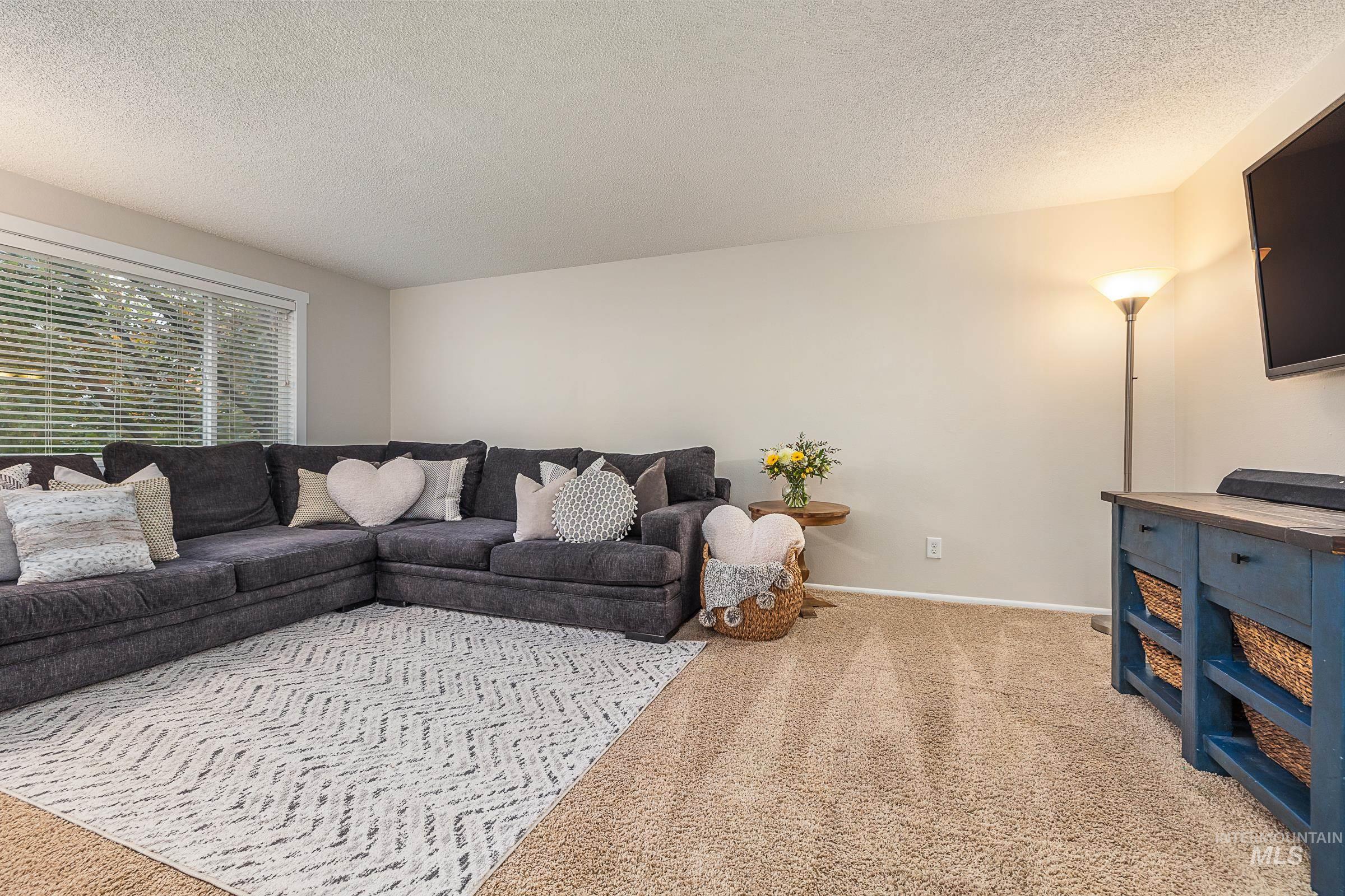 4021 N Milwaukee Street Property Photo 6