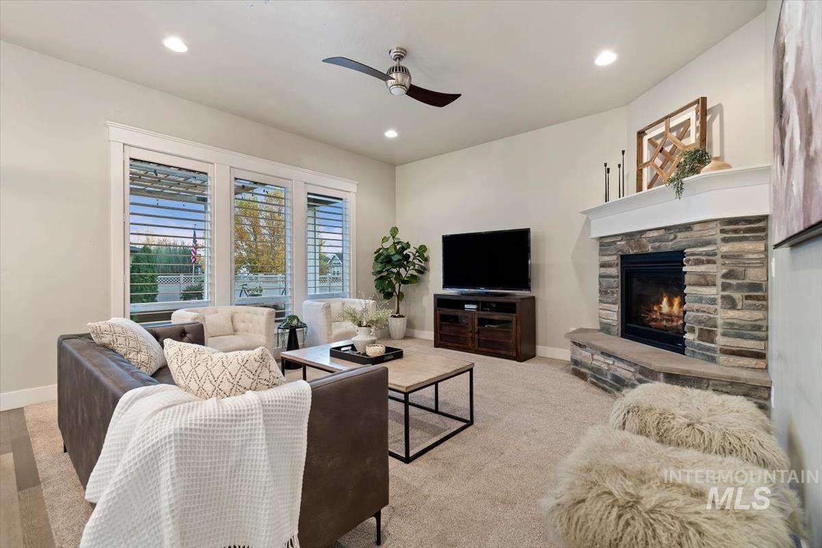 3840 W Riva Capri St. Property Photo 15