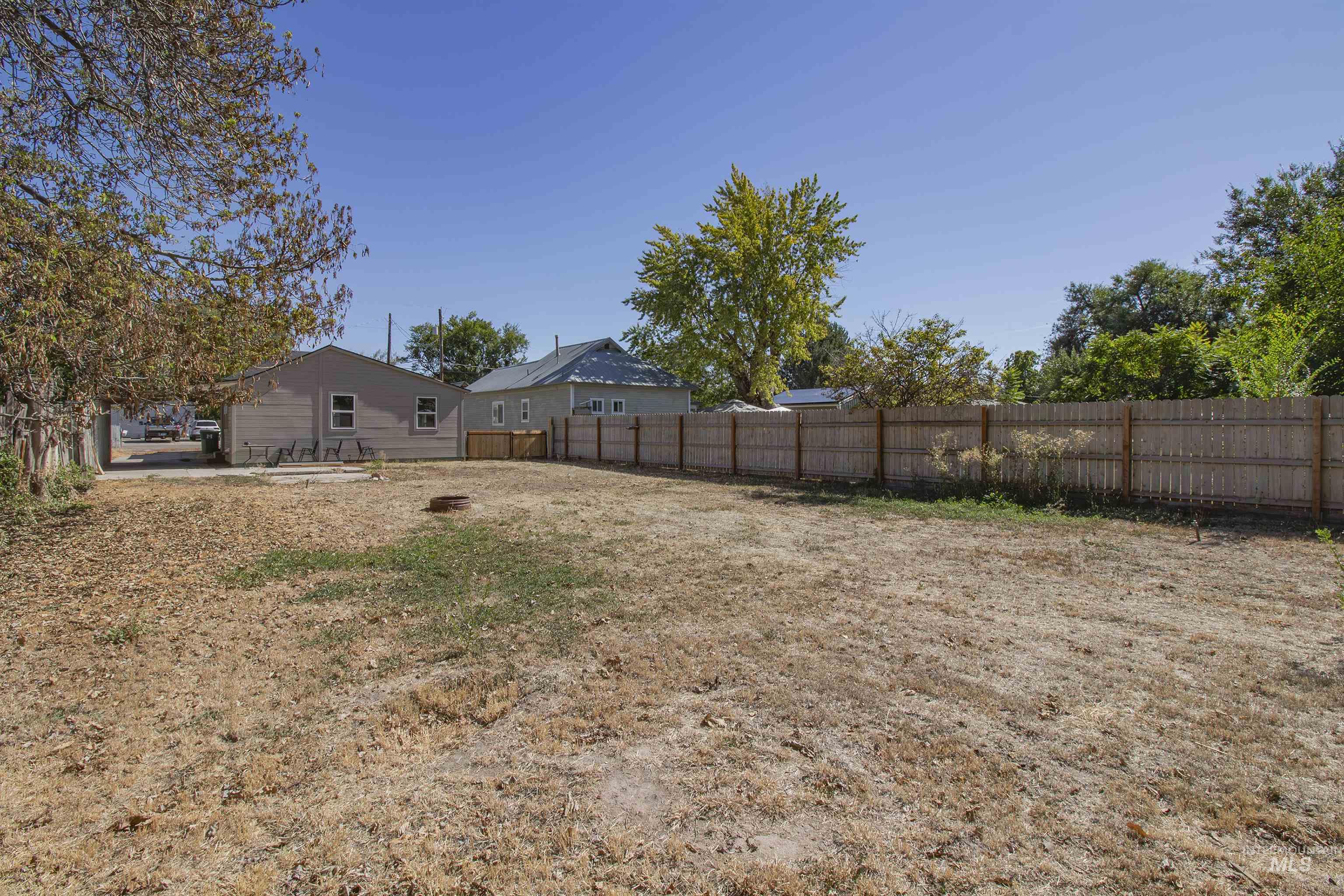 907 N 7th St Property Photo 21