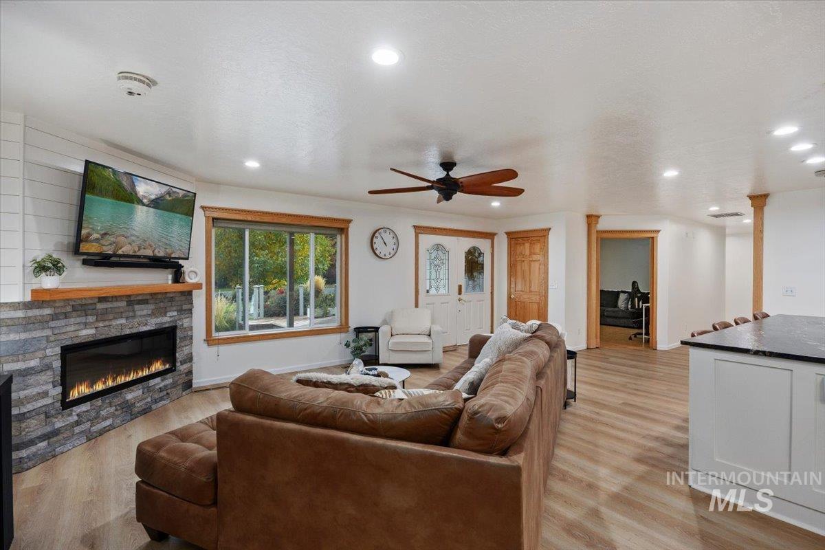 4109 Creekview Dr Property Photo 5