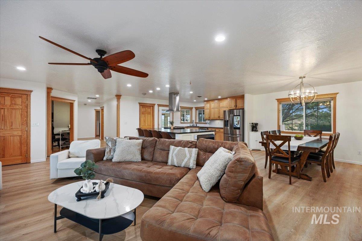 4109 Creekview Dr Property Photo 6
