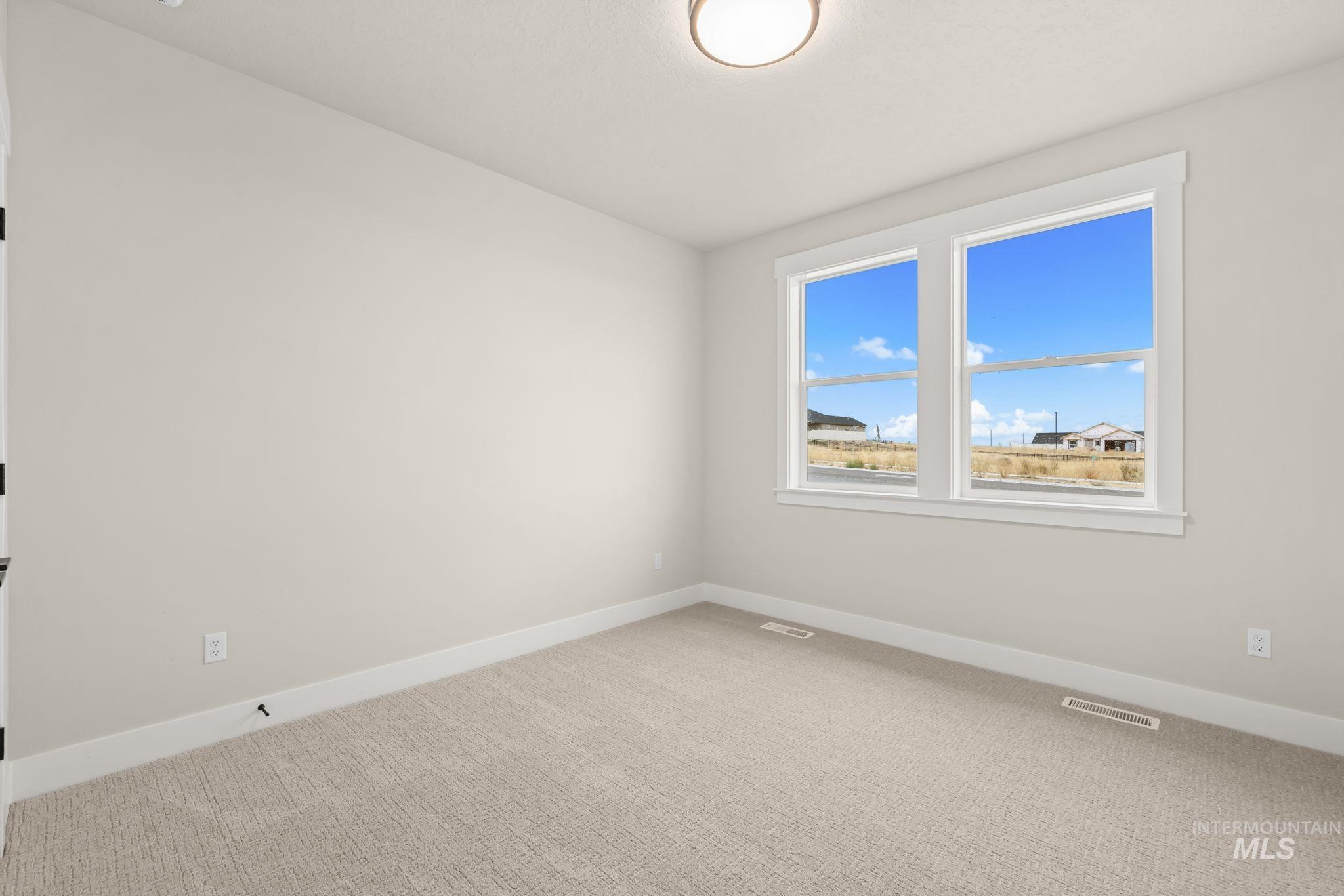 370 E Diesel Way Property Photo 35