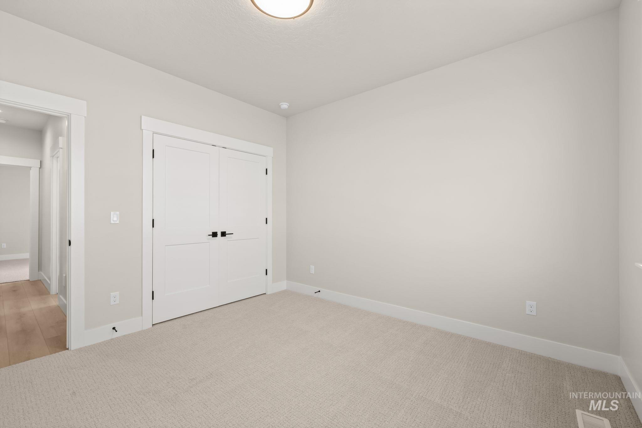 370 E Diesel Way Property Photo 36