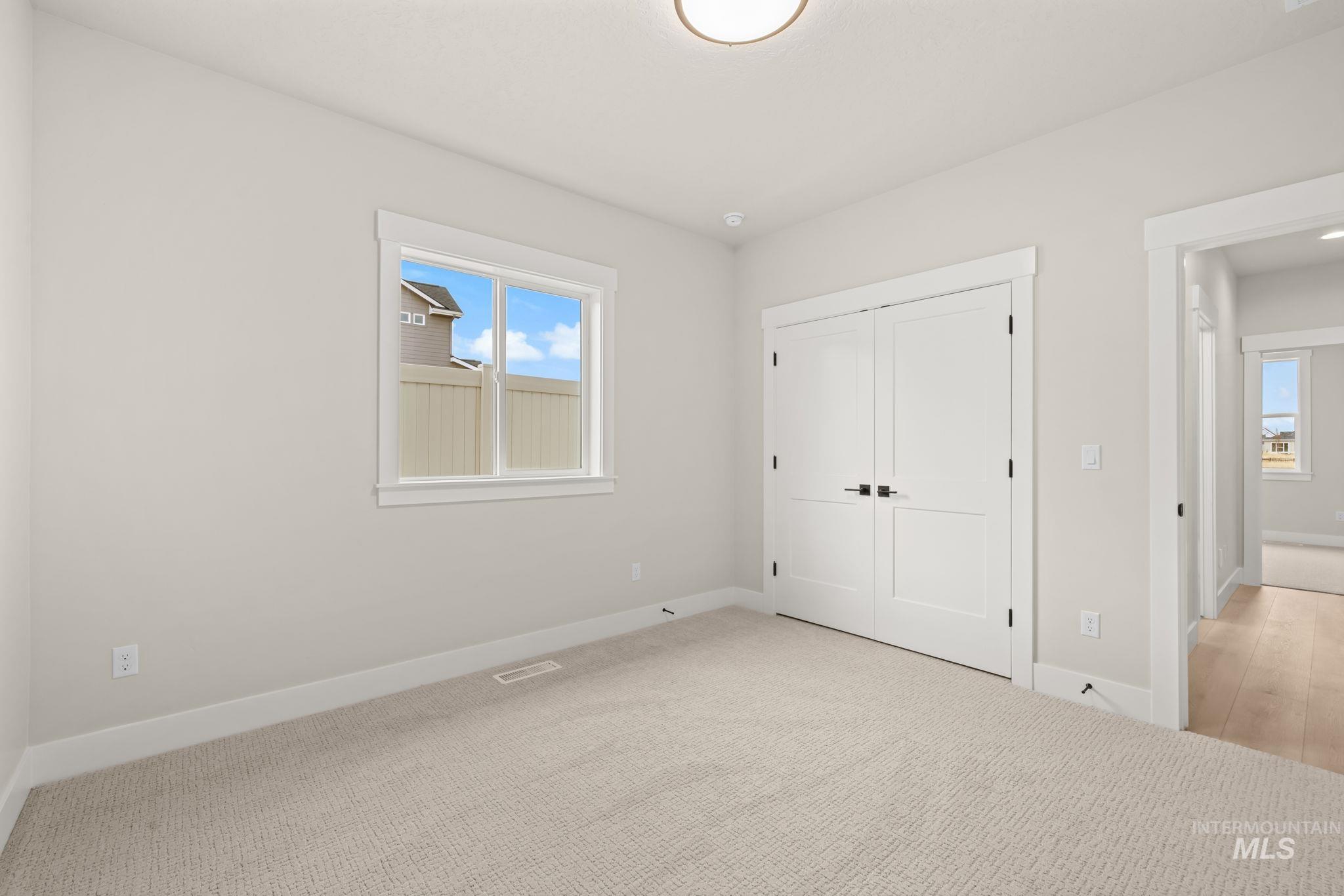 370 E Diesel Way Property Photo 37