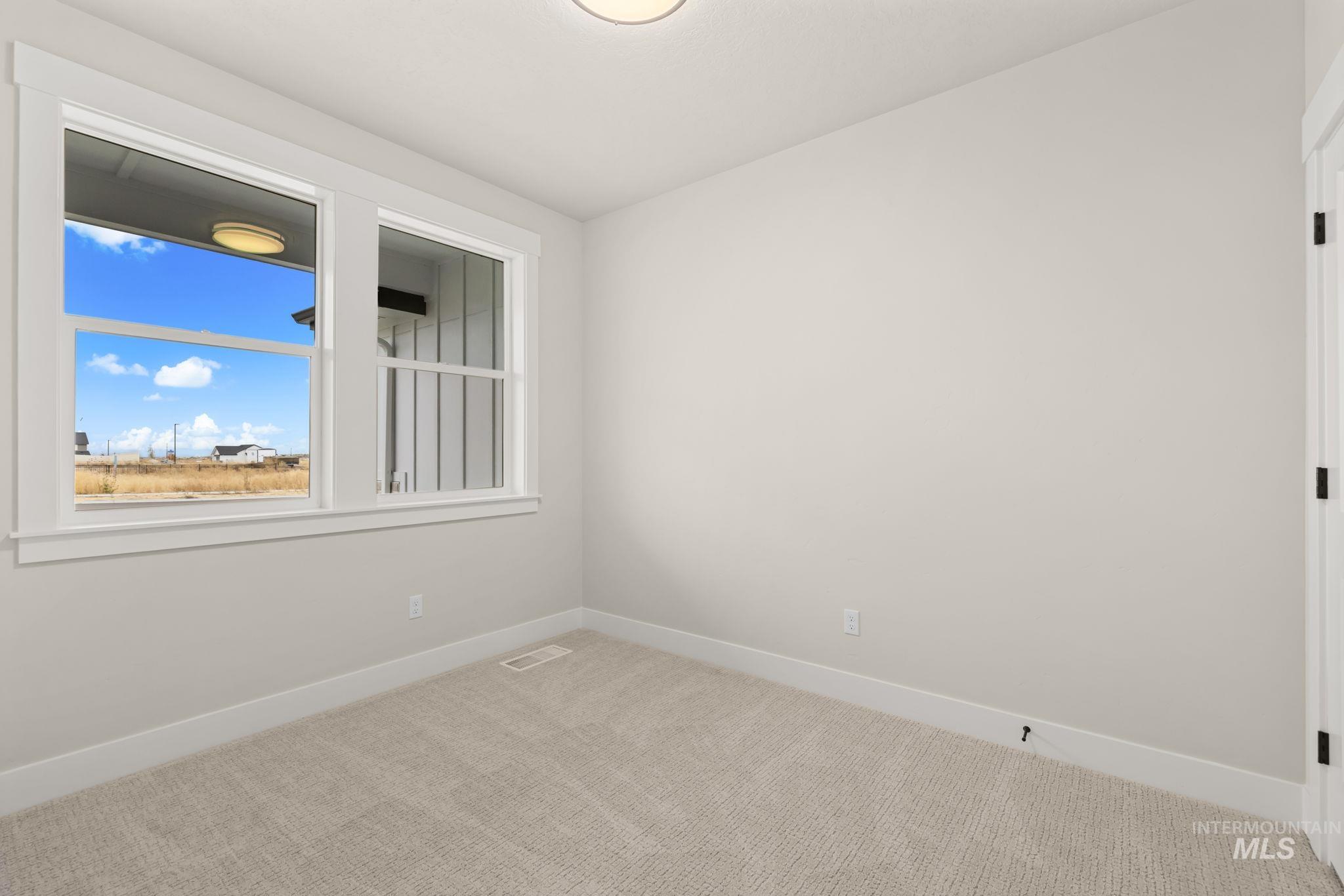 370 E Diesel Way Property Photo 38