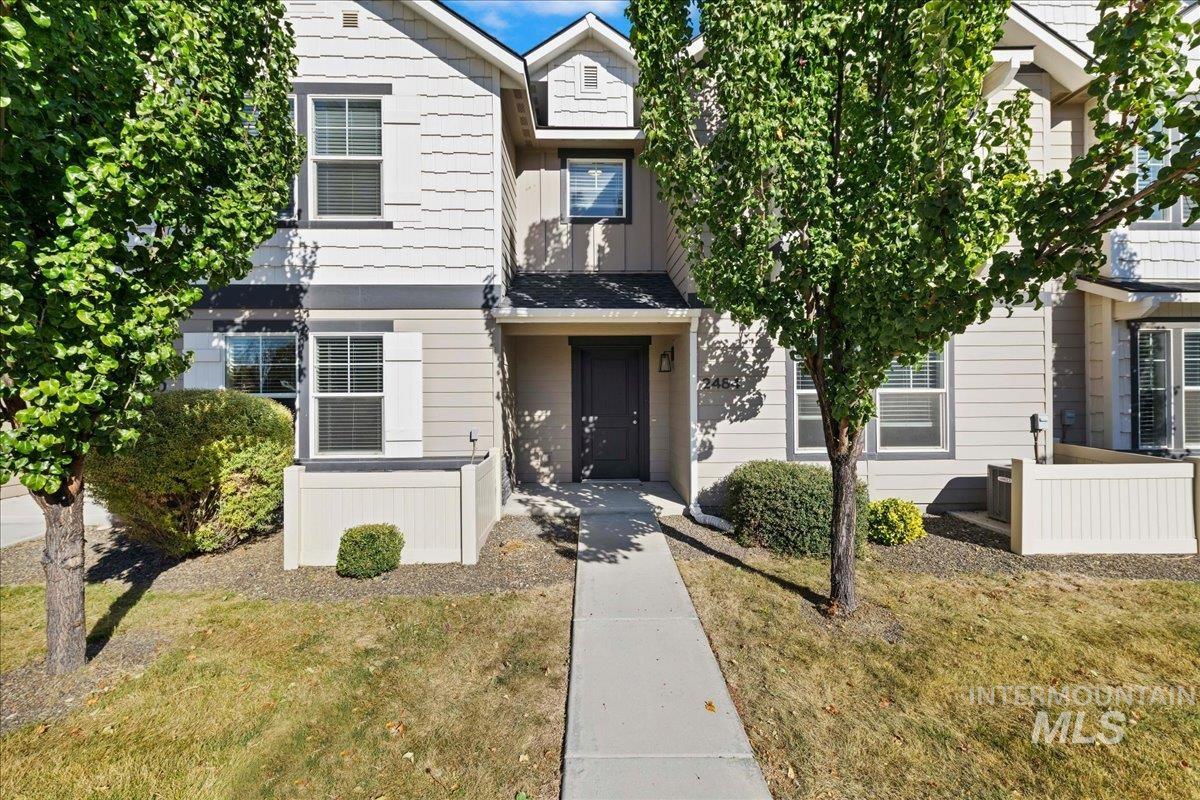 2484 E Blue Tick Street Property Photo 1