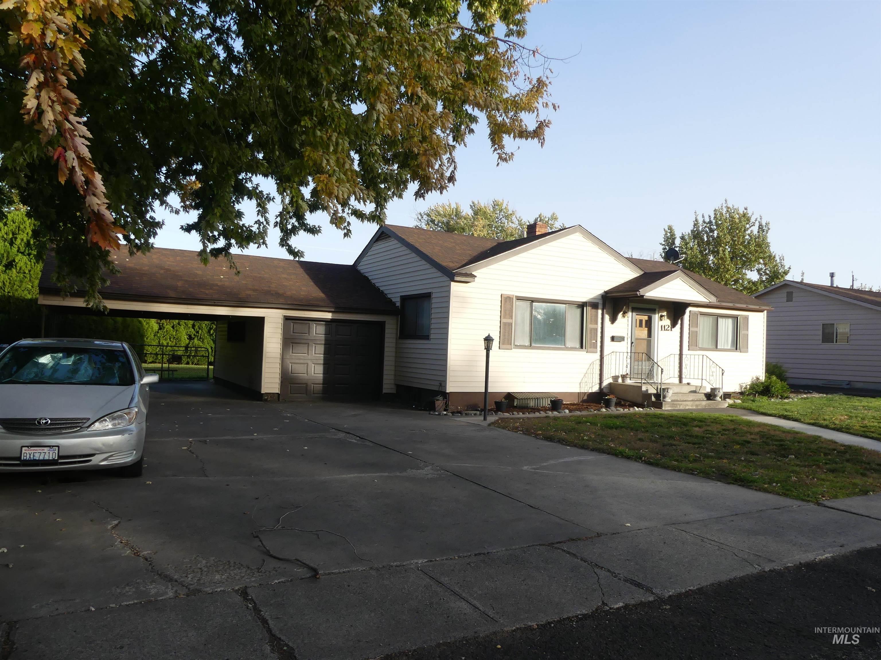 1121 10th St Property Photo 1