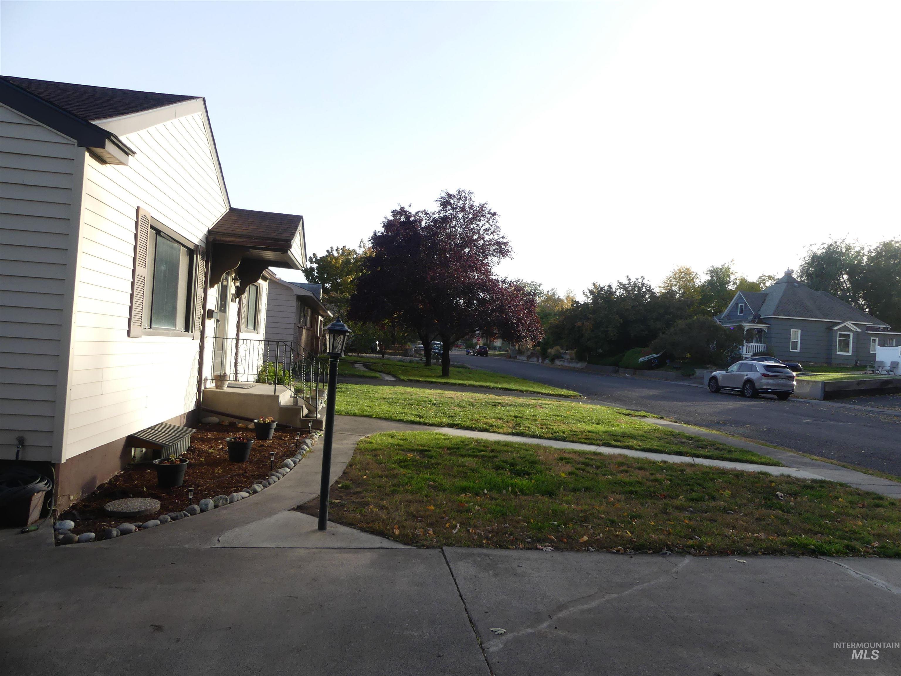 1121 10th St Property Photo 4