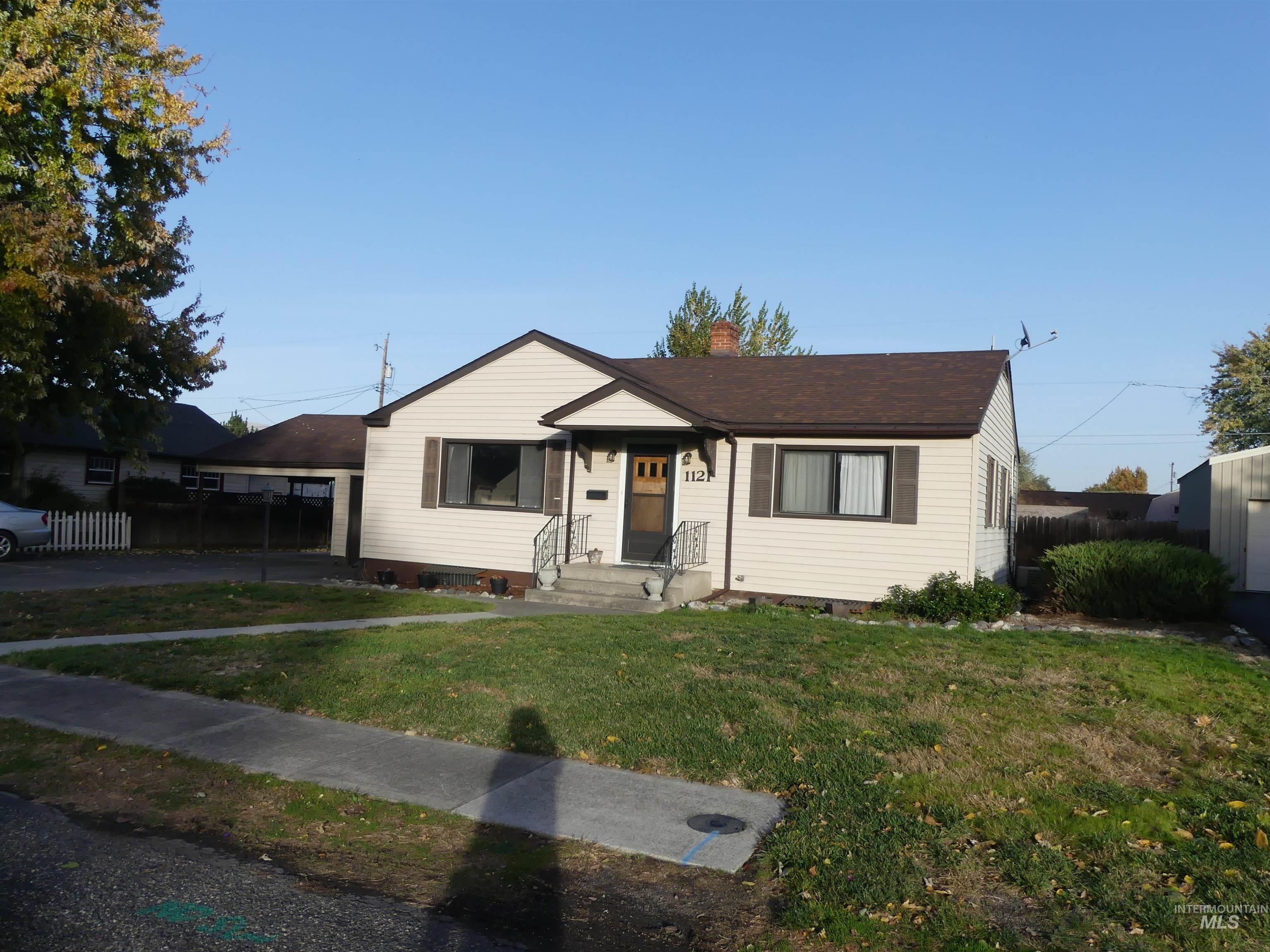 1121 10th St Property Photo 7