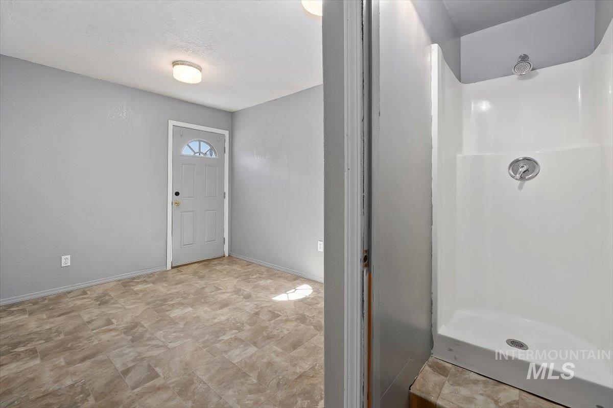 75 N Clark Property Photo 23