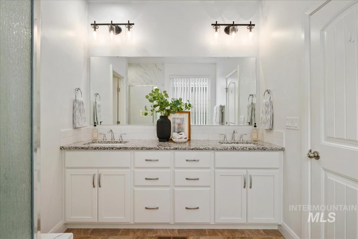 5827 W Riva Capri St Property Photo 24