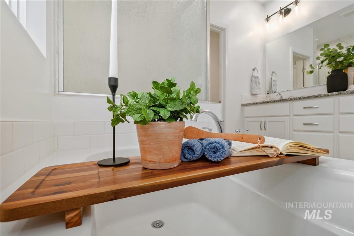 5827 W Riva Capri St Property Photo 27