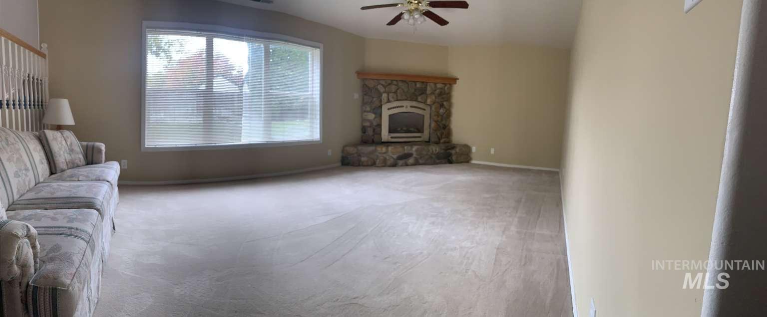 1048 Warm Springs Pl Property Photo 3