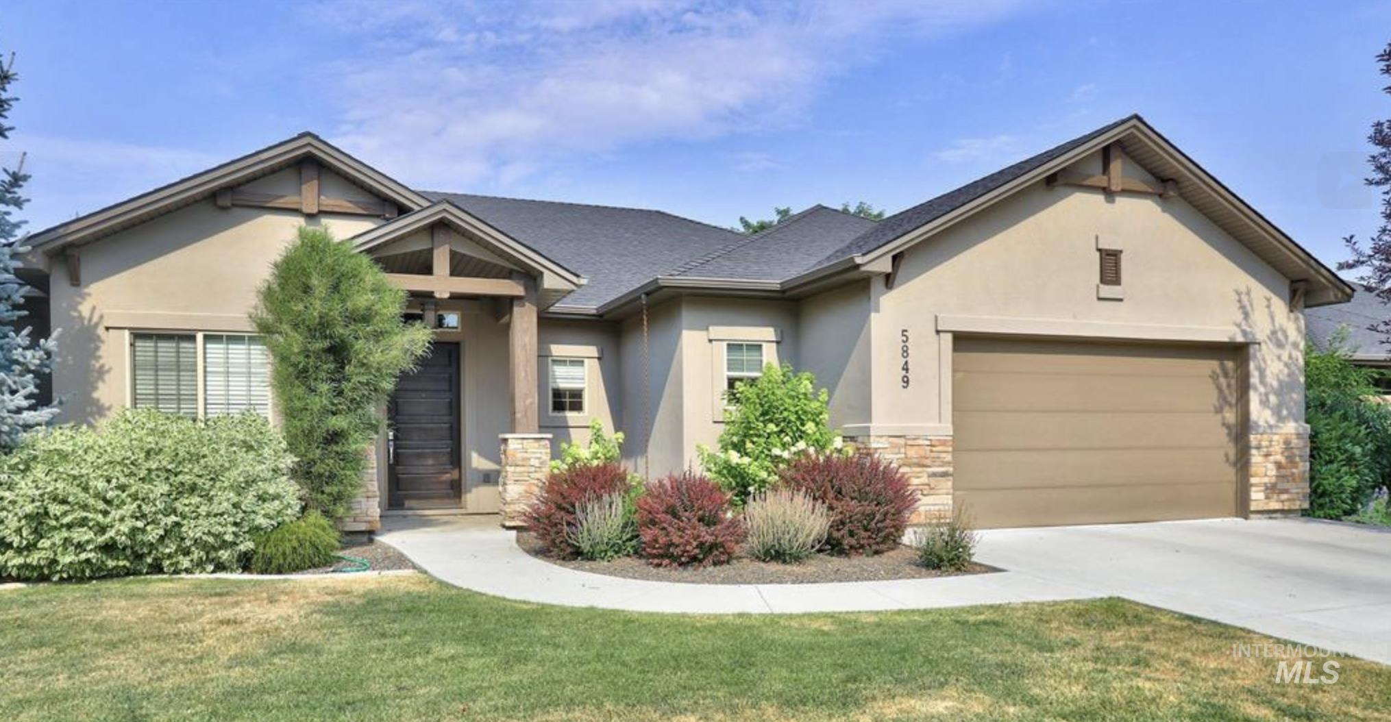 5849 N Saguaro Hills Property Photo 1