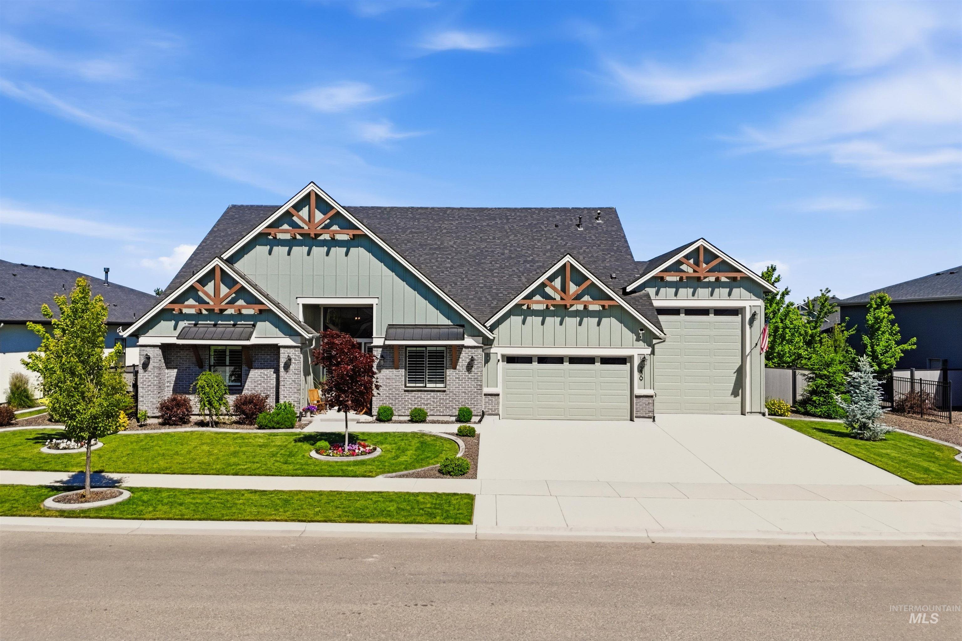 239 S Eagles Roost Way Property Photo 3
