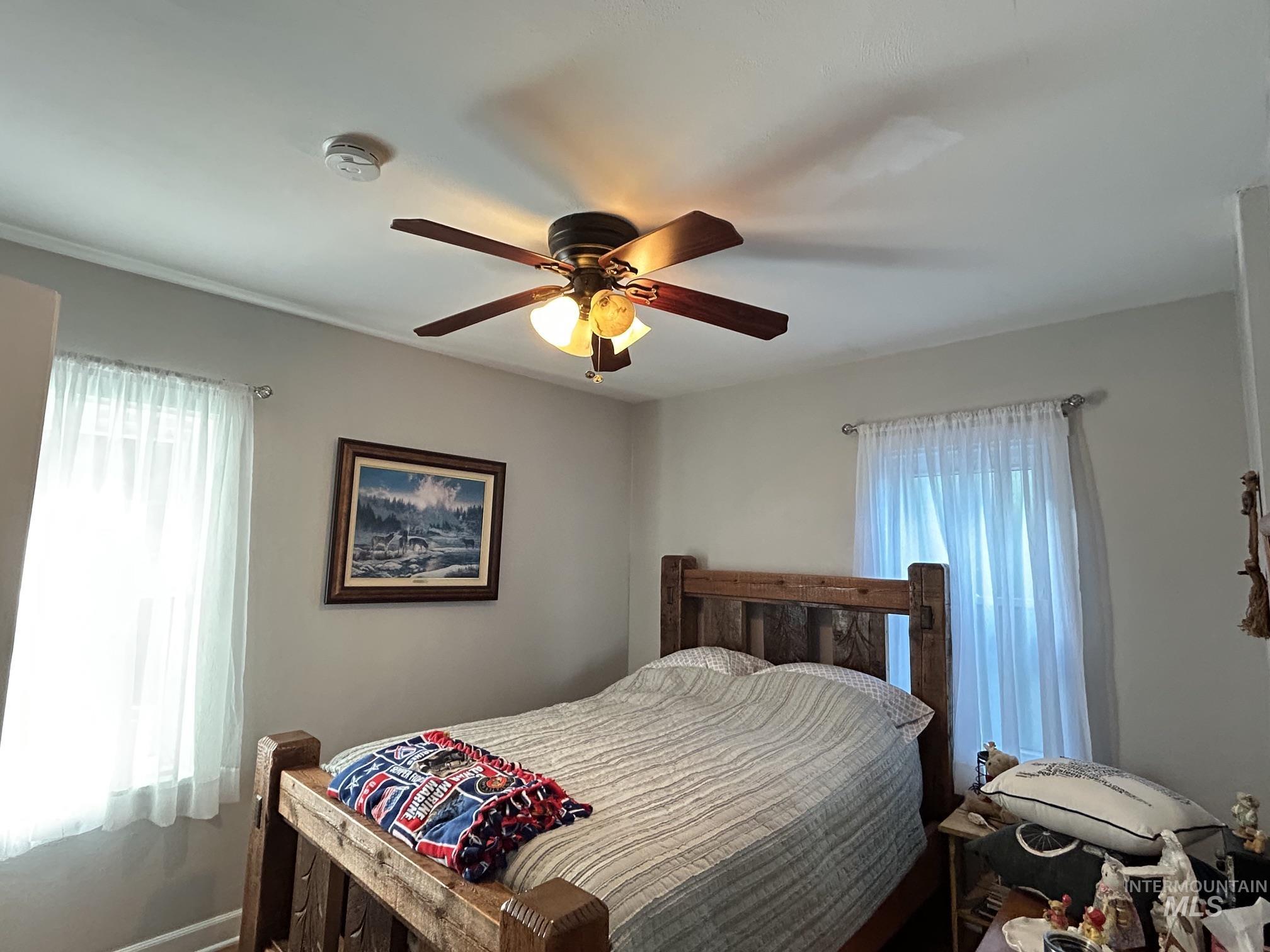 1306 Burrell Ave Property Photo 16
